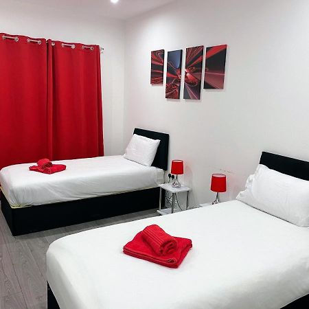 Attractive 2 Bed Apartments Free Wi-Fi And Parking كرويدون المظهر الخارجي الصورة