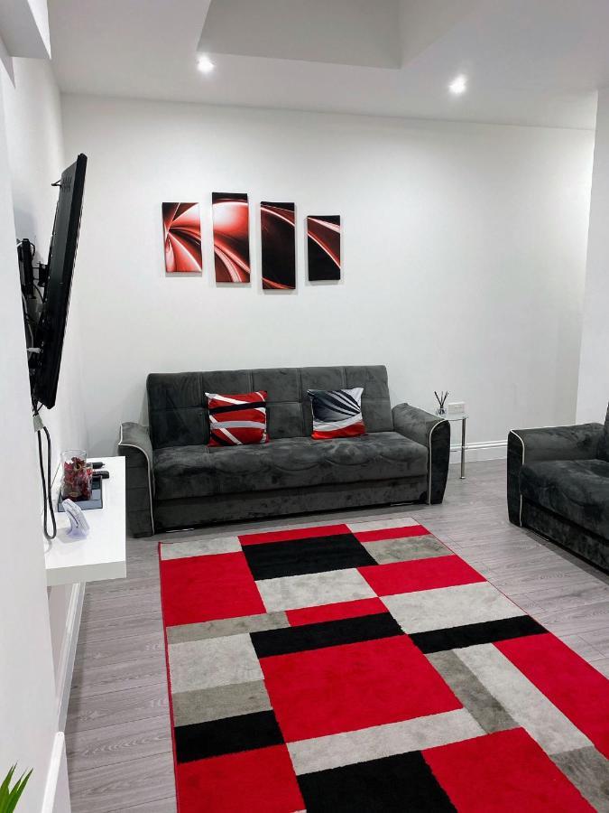 Attractive 2 Bed Apartments Free Wi-Fi And Parking كرويدون المظهر الخارجي الصورة